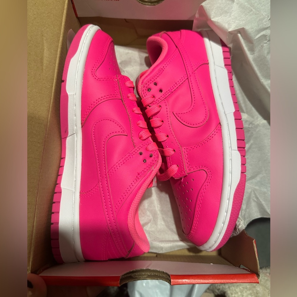 Women’s Nike Dunks size 7